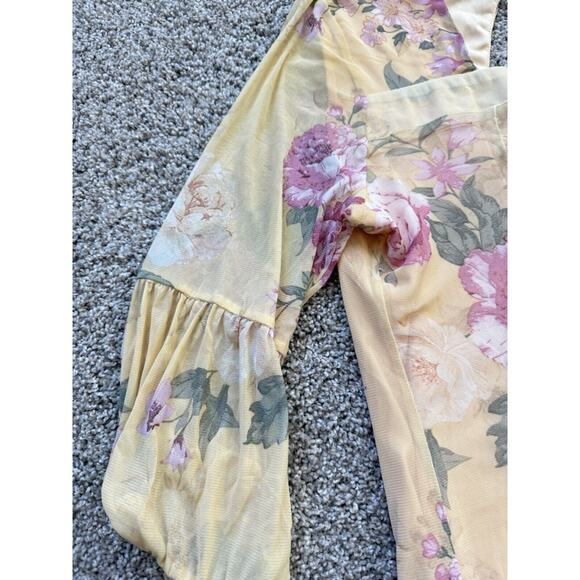 NWT Yellow Floral Beautiful Top Sara Michelle M - Picture 6 of 7